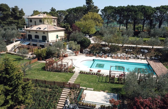 La Limonaia-Villa completa con piscina