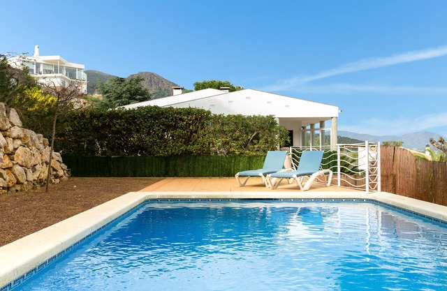 LA MORA II - 4 - Gran apartamento con jardín. vistas la mar y piscina privada.