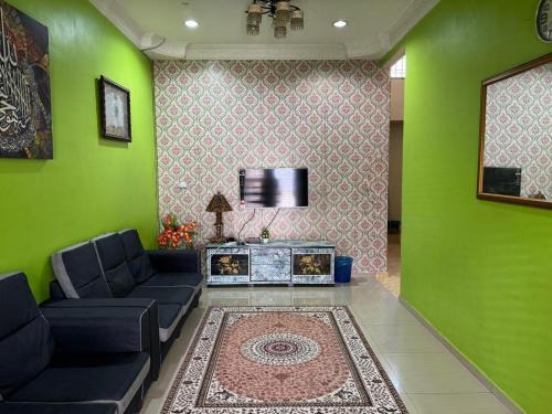 Labis Homestay Afina