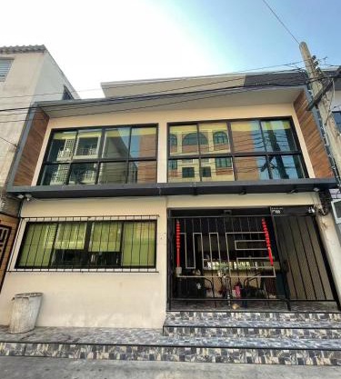 Lachata Ramkhamhaeng Hotel 曼谷拉差塔酒店