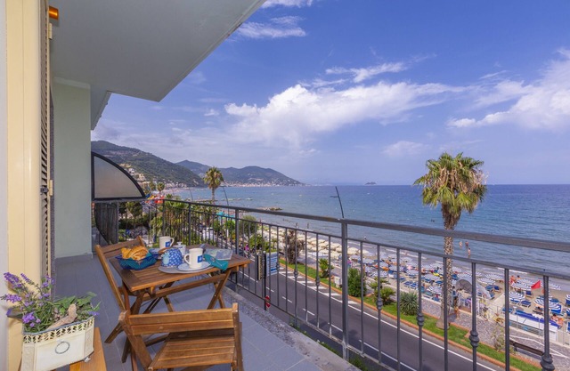 Playa de Laigueglia, Alassio, Italia