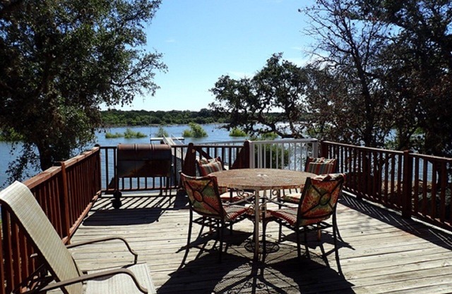 Lago Buchanan B & R Lodge