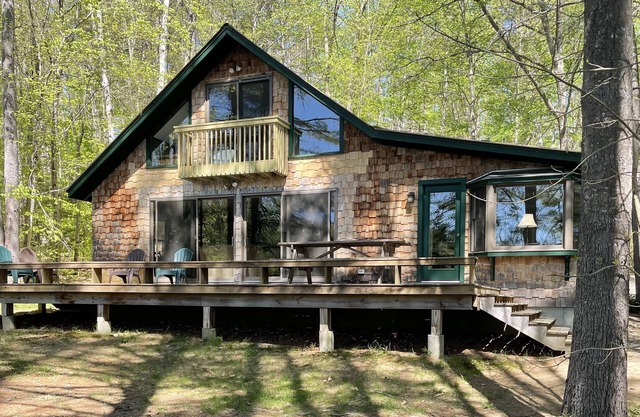 Casa frente al lago en el lago Kezar