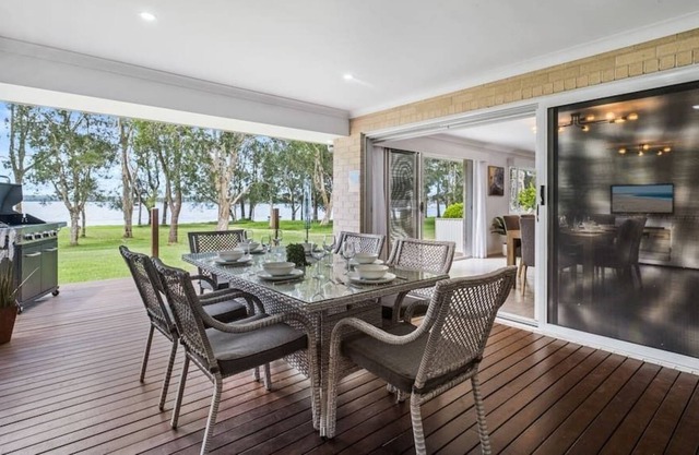 Lake Front Luxury at Lake Macquarie