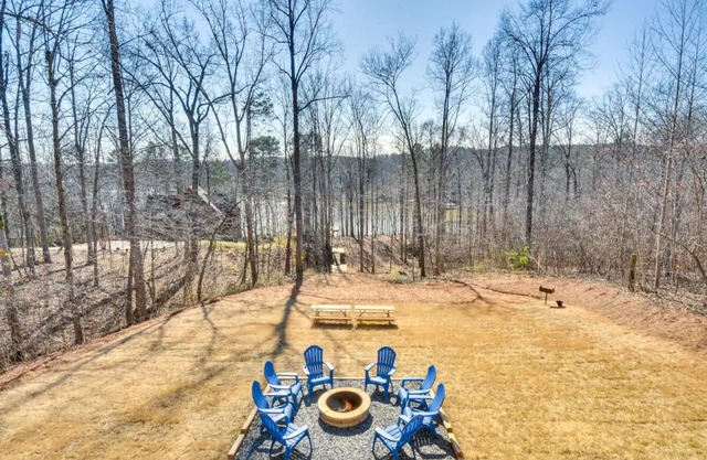 Lake Hartwell Cottage w/ Fire Pit: Near Clemson!