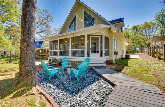 Lake Hartwell Vacation Rental w/ Boat Dock & Slip!