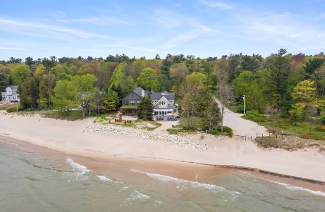 Lake House w/ 6-BR's, Sauna - Kohler-Andrae/Sheboygan