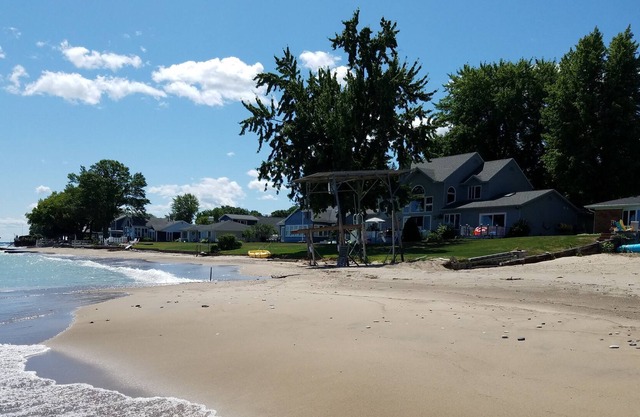LAGO HURON WATERFRONT HOME OFRECE SUITE EN LA PLAYA