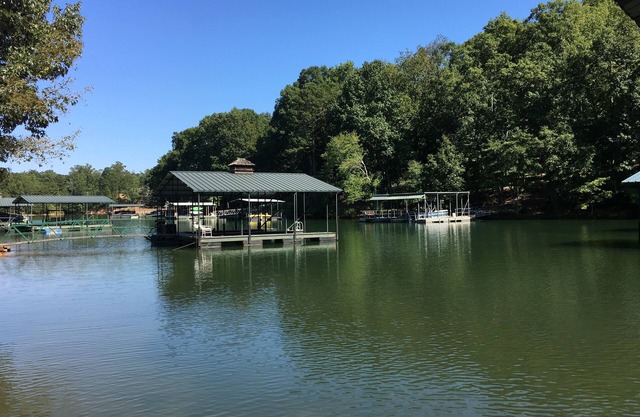 Waterfront Home 15 millas de Clemson!