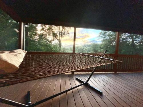 Lake Lure, Hot Tub, Amazing Screened Porch, Relax, Recharge, Private Lake Access