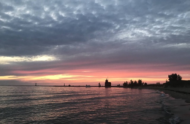 ¡El lago Michigan está a solo 1 minuto a pie!
