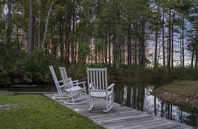 Alquiler de vacaciones frente al lago con embarcadero privado!