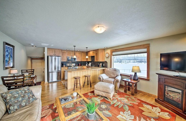 ¡NUEVO! Sandpoint Condo Ubicado en el lago Pend Oreille!