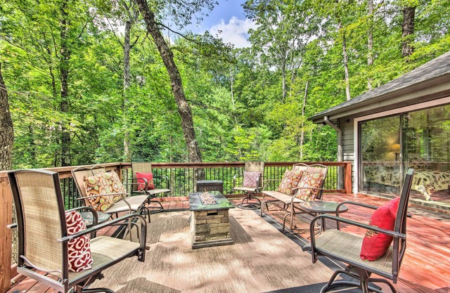 ¡NUEVO! Lake Toxaway Cabin w / Fire Pit - 1Mi a Marina
