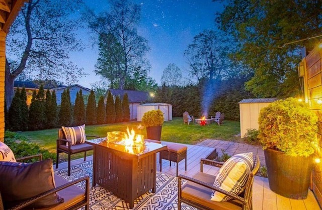Lake View Haven Cottage w/ Hot Tub and just Steps to Innisfil Beach!