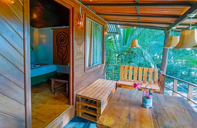 Lake View Tree House