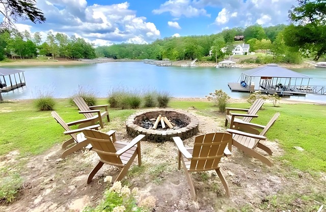 4BR Lakeview Escape | Dock Access, Kayak & Firepit
