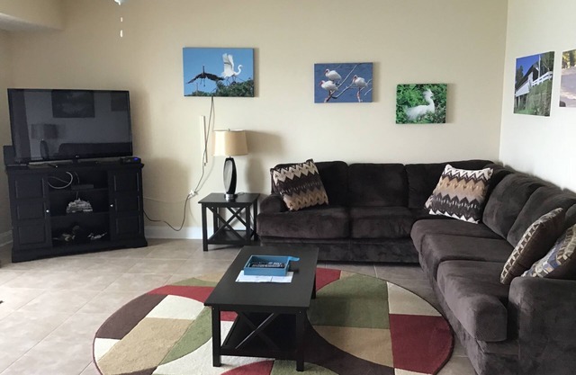CONDOMINIO LAKEFRONT # 308 * 2HAB / 2 BA DORMITAS 4