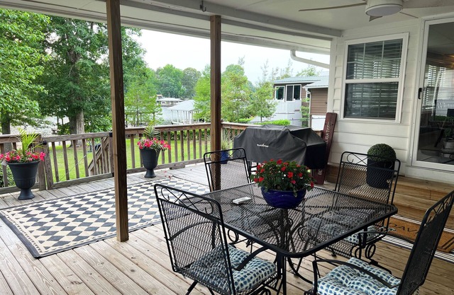 Lakefront Escape on Lake Blackshear - Private Dock & Stunning Views
