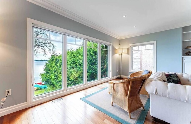 Lakefront Family Villa, Billiards, Chef’s Kitchen and Pet-friendly