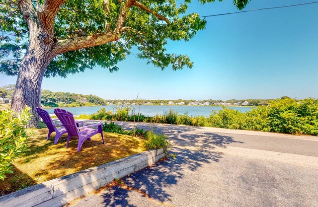 Encantadora casa frente al lago con impresionantes vistas: ¡camina hasta la playa!