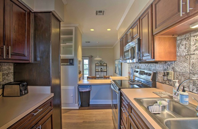 Lakefront Madisonville Townhome w/ Views!