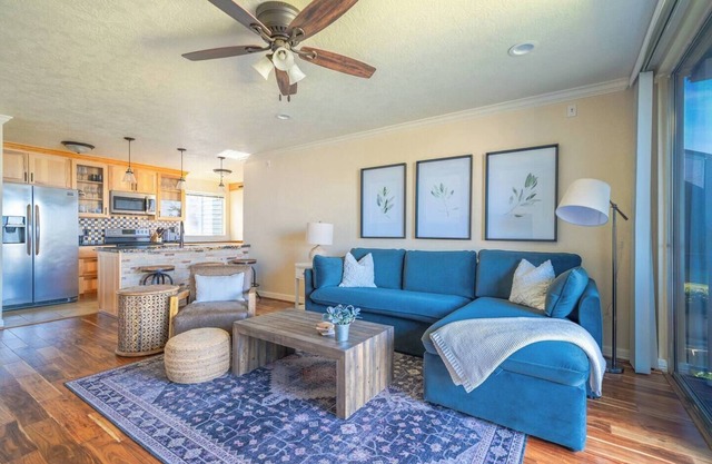 Retreat at the Cove | King Bed | Boat Parking!