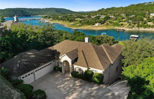 Lakefront with Dock on Lake Travis Fun near UT and ATX