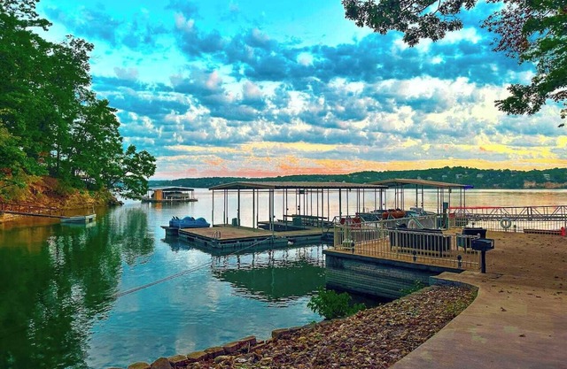 Lakehouse w/Pools I Hottub I Dock I Sauna I Playground