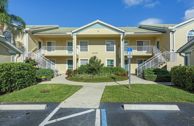 Lakeside condo in Bonita Springs with glorious views.