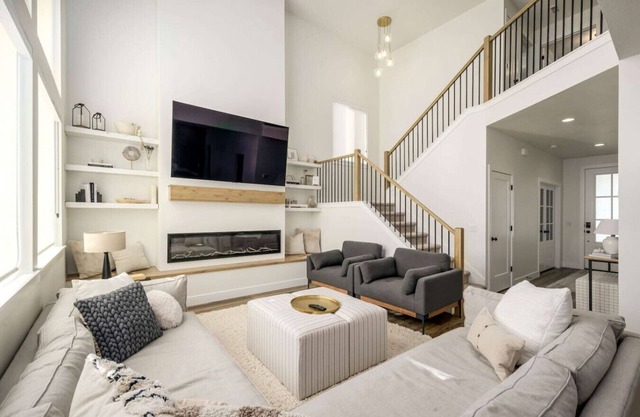 Lakeside + Provo Stylish Getaway