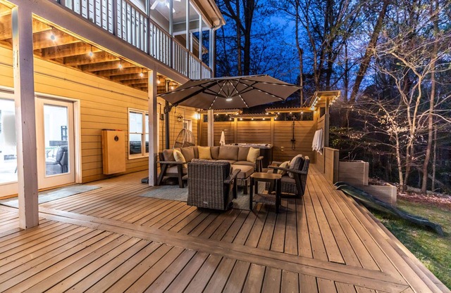 Lakeside Retreat w/ Hot Tub & Private 2 story Dock