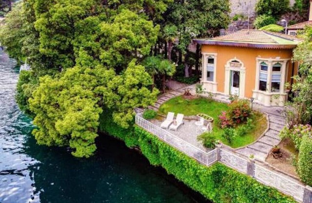 Lakeside Serenity / Terrace