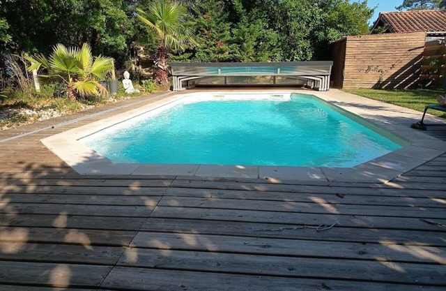 Landaise with heated pool 900 M from the beach