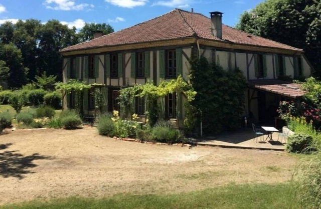 Landaise mansion on Airial with swimming pool
