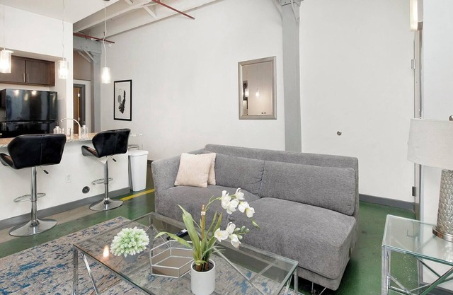 Landing | Chic 1BD, Clubhouse, Gym