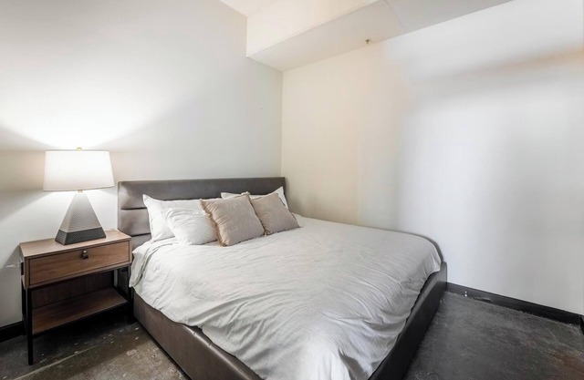 Landing | Beautiful 1BD, Clubhouse, Gym