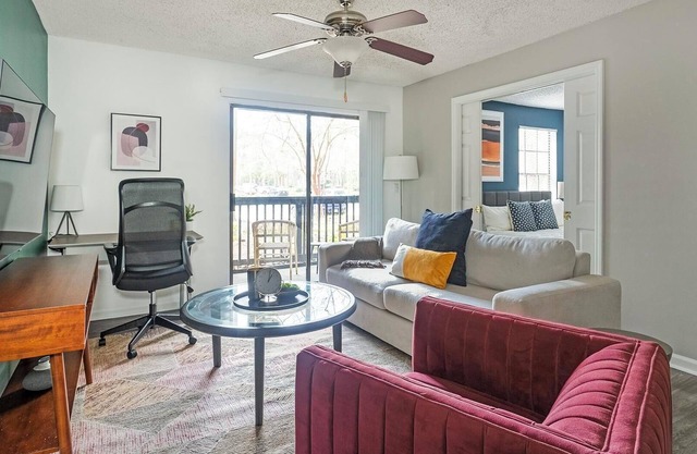 Landing | Amazing 2BD, Tennis Court, Pool