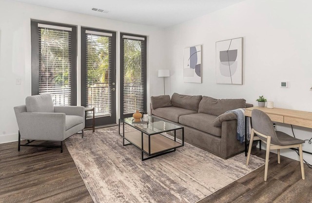 Landing at Barlow - 2 Bedrooms in San Marco
