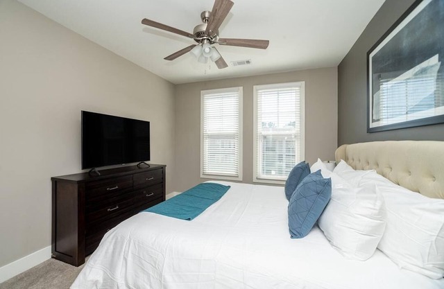 Landing at Heyward West Ashley - 2 Bedrooms in West Ashley