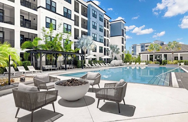 Landing at The Pointe on Westshore - 1 Bedroom ...