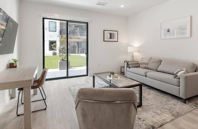 Landing at 1510 Belleville - 1 Bedroom in Scott...