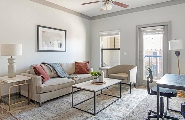 Landing | Stunning 3BD, Pool, Clubhouse
