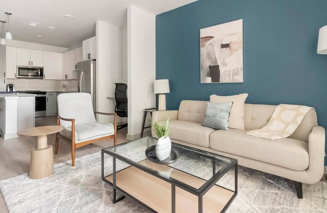 Landing | Stunning 1BD, Gym, Courtyard