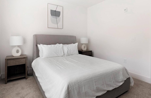 Landing | Stunning 1BD, Gym, Clubhouse