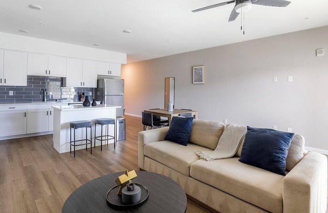 Landing | Spectacular 1BD, Pool, Rooftop Lounge