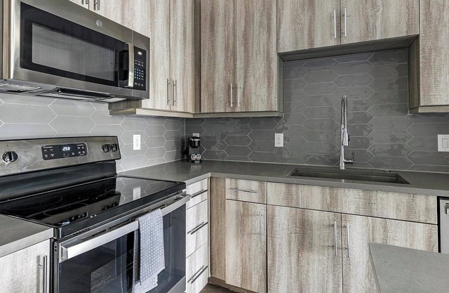Landing | Chic 1BD, Game Room, Courtyard