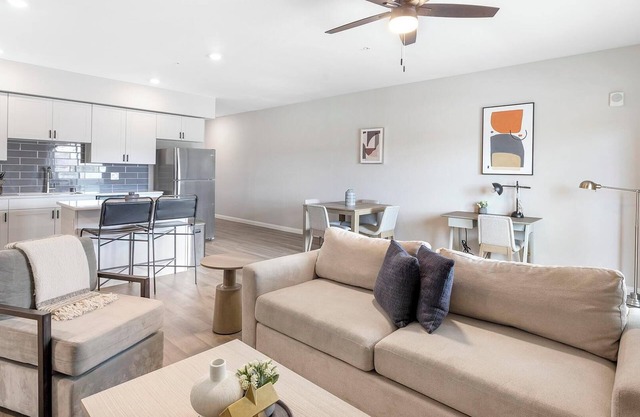 Landing | Beautiful 1BD, Rooftop Lounge, Pool