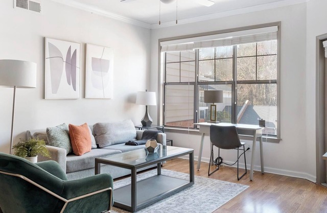 Landing | Modern 2BD, Gym, Pool