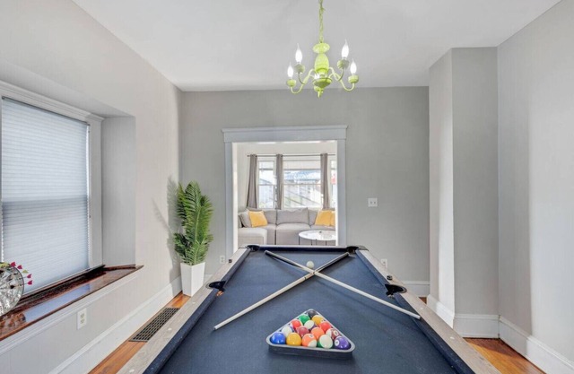 446) Large 3 bedroom with a Hot Tub!